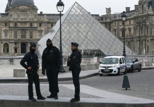 ببینید | تخریب آثار تاریخی در موزه لوور بر اثر فاضلاب