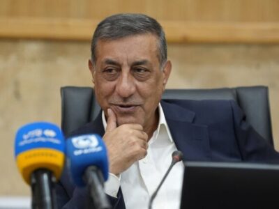 طعنه روزنامه اصولگرا به قائم پناه: می گویید پزشک نباید راننده اسنپ بشود؟ پس چرا می تواند معاون اجرایی رئیس جمهور بشود؟