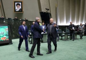 کدام وزرای دولت زیر تیغ استیضاح رفتند؟