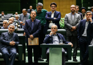 چه کسانی پشت پرده استیضاح وزرای دولت هستند؟/ پای ۳ وزیر دیگر در میان آمد