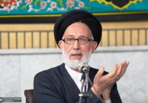 آیت‌الله ایازی: قرآن زن و مرد را یکسان و بدون تفاوت ذاتی می‌داند/ برخی تفاسیر گذشته بر اساس برداشت‌های تورات و انجیل، زن را طفیلی مرد دانسته‌اند