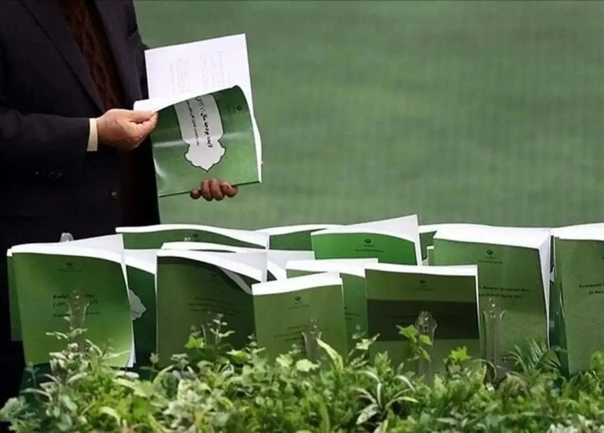 مجلس به بازار سیگنال گرانی می‌دهد/ صمصامی: قالیباف مدافع حذف ارز ترجیحی است/ فاجعه تورمی تازه در حال شکل‌گیری است