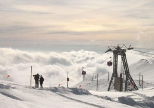 ببینید |  بارش زیبای برف پنبه‌ای در جاده چالوس محدودۀ سیاه‌بیشه