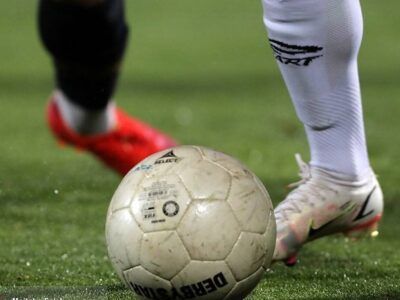 چرا این همه دلار به پای بازیکنان بی ارزش خارجی می ریزید؟ / چرا در مقابل این همه بیت‌المال‌ خوری سکوت اختیار کردید؟