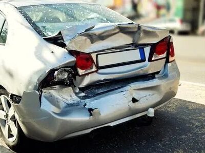 ببینید | لحظات مملو از وحشت وسط اتوبان؛ نتیجه لاییکشی و حرکات نمایشی یک خودرو!