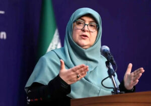 نشست سخنگوی دولت با فعالان اقتصادی استان کرمان / تاکید مهاجرانی بر انجام اصلاحات اقتصادی