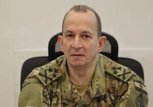 فرمانده ارتش لبنان به فرانسه می رود/ منابع ناشناس: نشست مهمی میان بیروت، واشنگتن، پاریس و احتمالا ریاض