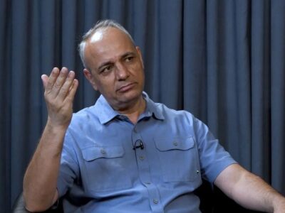 کنایه تند زیدآبادی به قالیباف: اگر منظور از «حکمرانی کارآمد» همان وضع موجود است، فیلترینگ را برندارید!