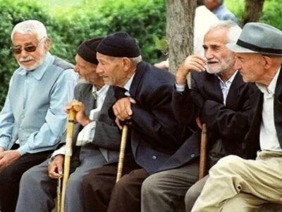 درخواست بازنشستگان کارگری برای تغییر در رقم عیدی/ مگر حقوق ما به اندازه کارمندان دولت است که به اندازه آنها عیدی میگیریم؟