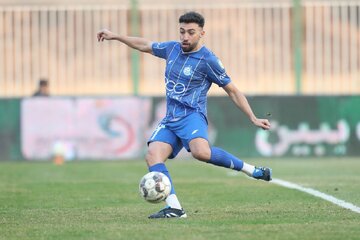 عکس| استایل جدید ستاره استقلال برای دربی