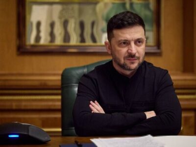 رصد پهپادهای مرموز در مسیر پرواز هواپیمای زلنسکی به ایرلند