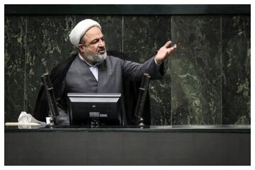 انتقاد تند رسایی از هیات رئیسه مجلس؛ استیضاح وزیر کشاورزی با ۷۱  امضا چرا اعلام وصول نشده است/ بخشی از آئین نامه داخلی مجلس با آب زمزم نوشته شده است!