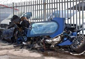 ببینید | عجیب اما واقعی؛ راننده از دل این تصادف وحشتناک، سالم بیرون درآمد!