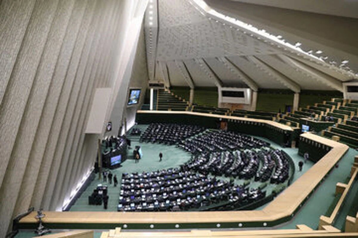 نماینده دزفول : مجلس، نابسامانی بازار را پیگیری می‌کند/ ورود فاضلاب به رودخانه دز متوقف می‌شود