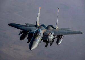 ببینید | درگیری جنگنده میگ ۲۹ اوکراینی با موشک‌های کروز و پهپاد روسیه