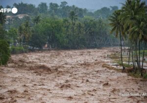 ببینید | کشتههای سیل اندونزی از ۹۰۰ نفر هم بیشتر شد