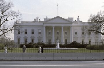 اقدام جنجالی کاخ سفید: ممنوعیت ورود هواداران تیم ملی ایران و سه کشور دیگر به آمریکا