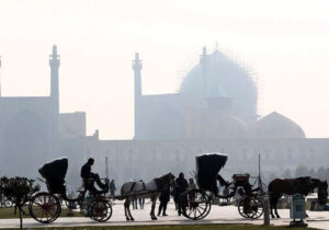 آلودگی دست از سر اصفهان بر نمی دارد/تا کی مردم اصفهان باید قربانی منافع صنایع شوند؟!