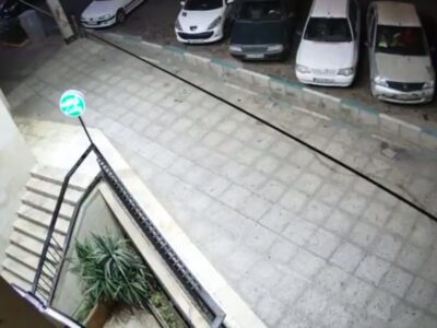 ببینید | لحظه تصادف خسارتبار پژو ۲۰۶ با شش خودرو در پی حرکت نمایشی!