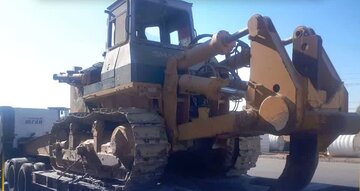 بلدوزر قاچاق در یزد توقیف شد