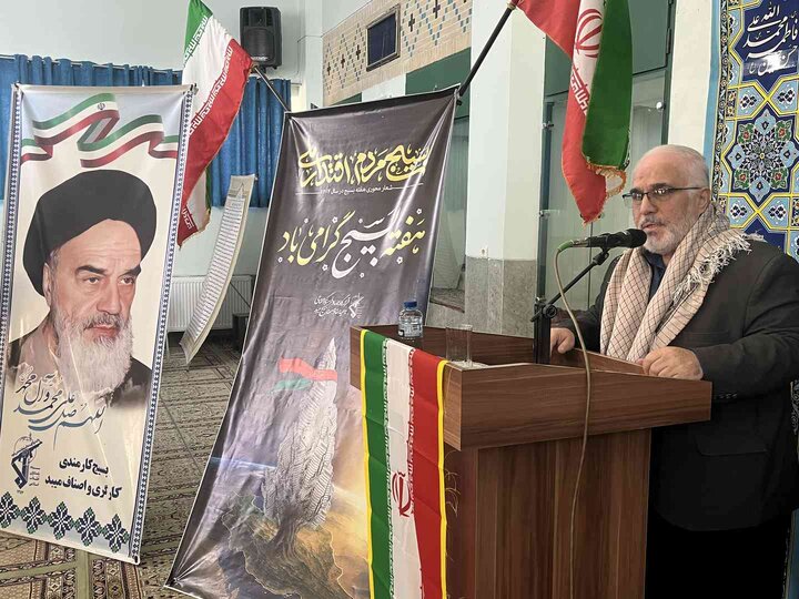 برگزاری همایش تجلیل از بسیجیان کارگری و کارمندی میبد در مسجدالنبی شهرک صنعتی جهان آباد