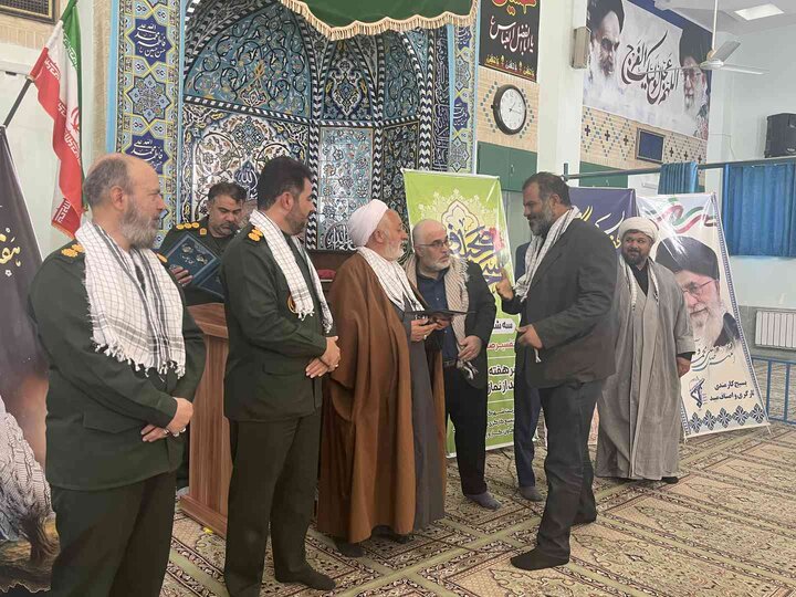 برگزاری همایش تجلیل از بسیجیان کارگری و کارمندی میبد در مسجدالنبی شهرک صنعتی جهان آباد