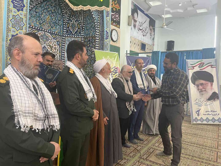 برگزاری همایش تجلیل از بسیجیان کارگری و کارمندی میبد در مسجدالنبی شهرک صنعتی جهان آباد