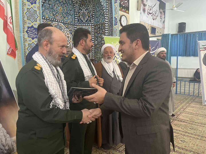 برگزاری همایش تجلیل از بسیجیان کارگری و کارمندی میبد در مسجدالنبی شهرک صنعتی جهان آباد