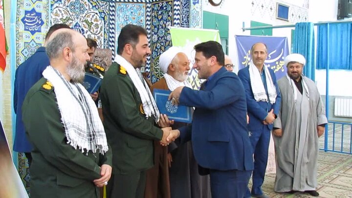 برگزاری همایش تجلیل از بسیجیان کارگری و کارمندی میبد در مسجدالنبی شهرک صنعتی جهان آباد