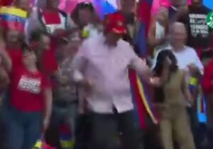 ببینید | رقص جدید مادورو با ریمیکسی از سخنرانیهایش