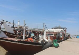 توقیف سه فروند شناور و کشف ۱۲۰ میلیارد ریال کالای قاچاق در میناب