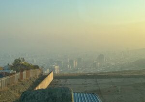 ارومیه علی‌رغم چنین وضعیت هوایی تعطیل نشد / شاخص همچنان در وضعیت بسیار ناسالم