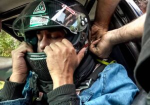 پرواز ماشین ۳۴؛ مستندی از زندگی بدلکار ایرانی