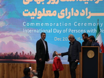 ببینید | برخورد جالب رئیسجمهور با کودک دارای معلولیت هنگام سخنرانی