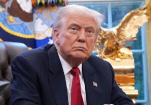 توهین ترامپ به عمر: او آشغال است / سومالی بوی بد میدهد، آنها از جهنم میآیند