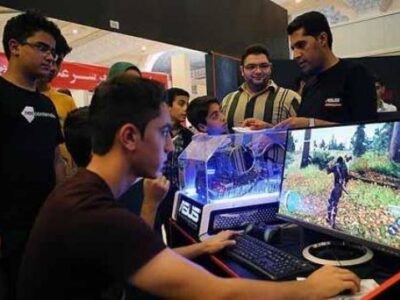 چرا نوجوانها بیشتر به سمت علائق همسالان کشیده میشوند