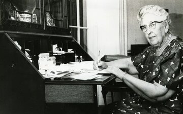 خالق پوآرو در شیراز چه می‌کرد؟