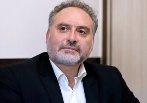 نامهای به رضا امیرخانی