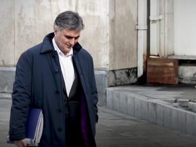 ناکامی در کنترل قیمت دلار کجای کارنامه فرزین است؟