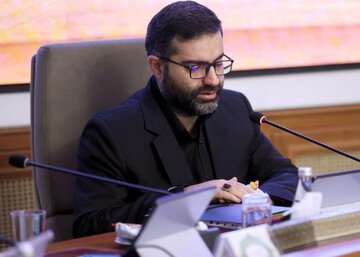 سقاب اصفهانی: در کار و حتی جلسه‌های دولت هم حضور همسرم  را حس می‌کنم/ انگار دستش بالای سرم است