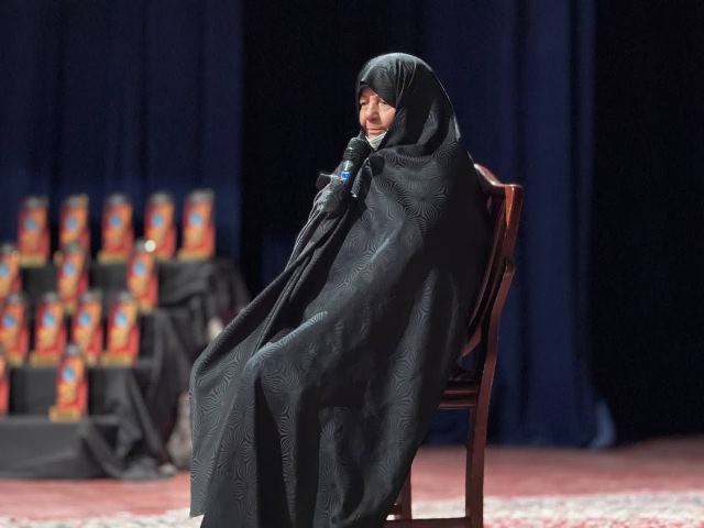 آنجا که هنر به گریه افتاد؛ تالار کومش سمنان در برابر پیکر شهید گمنام ایستاد و بغض شهر ترک  برداشت