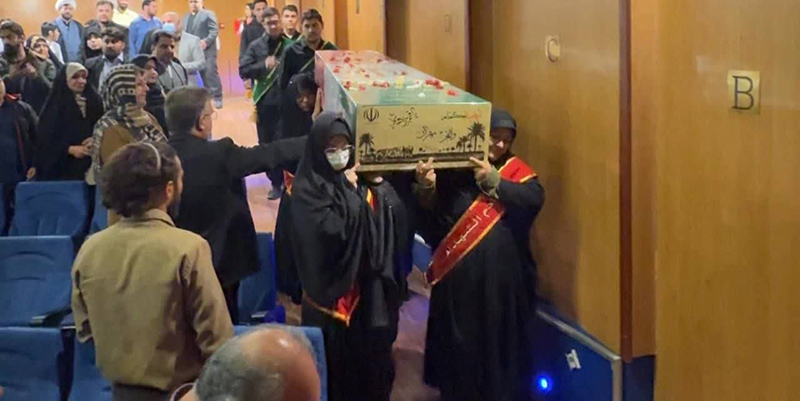 آنجا که هنر به گریه افتاد؛ تالار کومش سمنان در برابر پیکر شهید گمنام ایستاد و بغض شهر ترک  برداشت