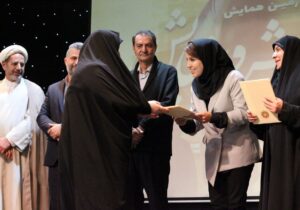 گردهمایی بزرگ ۳۹۰ نویسنده در تهران؛ جشن ادبی سال برگزار شد