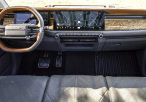 این خودرو برای گوش‌های شما برنامه دارد / احیای گذشته و خاطره جاده‌های خاکی