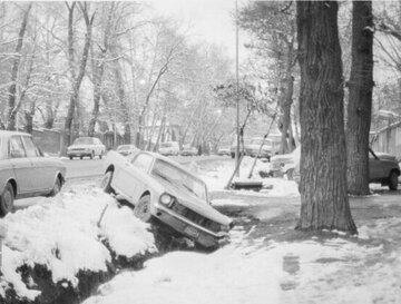 برف سنگین تهران در سیزدهم آذر ۶۲ سال پیش