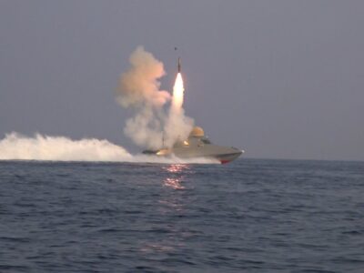 تصاویر | رزمایش اقتدار نیروی دریایی سپاه با نام مبارک شهید محمد ناظری در خلیج فارس جزایر نازعات تنگه هرمز و دریای عمان