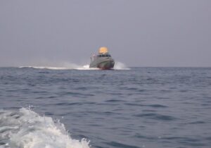 ضربه نداسا به قاچاقچیان سوخت؛ توقیف شناور حامل ۳۵۰ هزار لیتر گازوئیل در خلیج فارس