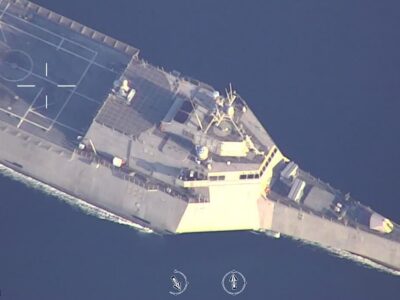 ببینید | هشدار به ناوهای آمریکایی توسط نیروی دریایی سپاه!