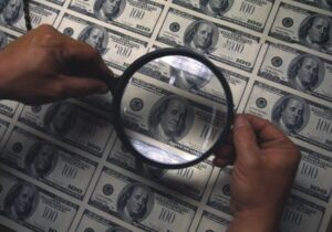 بعد از گذشت ۱۲ سال از پایان دولت احمدی نژاد هنوز معلوم نشده صدها میلیارد دلار از درآمدهای نفتی دولتش کجاست؟