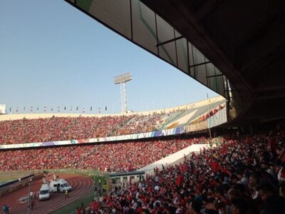 ببینید | مسیر عجیب ورود هواداران پرسپولیس به ورزشگاه